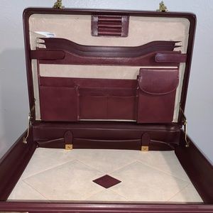 Briefcase LIKE NEW brown genuine leather